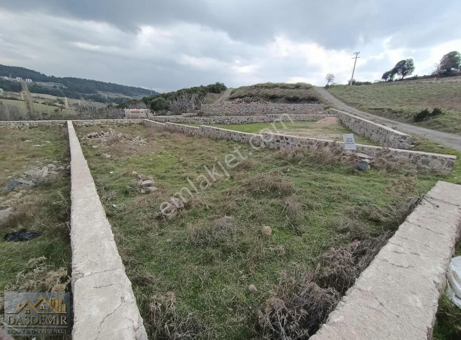 Bornova Beşyol Satılık Bağ & Bahçe Tapu Devirli 536m2 Taş Duvar Örülü Yatırımlık Parsel..