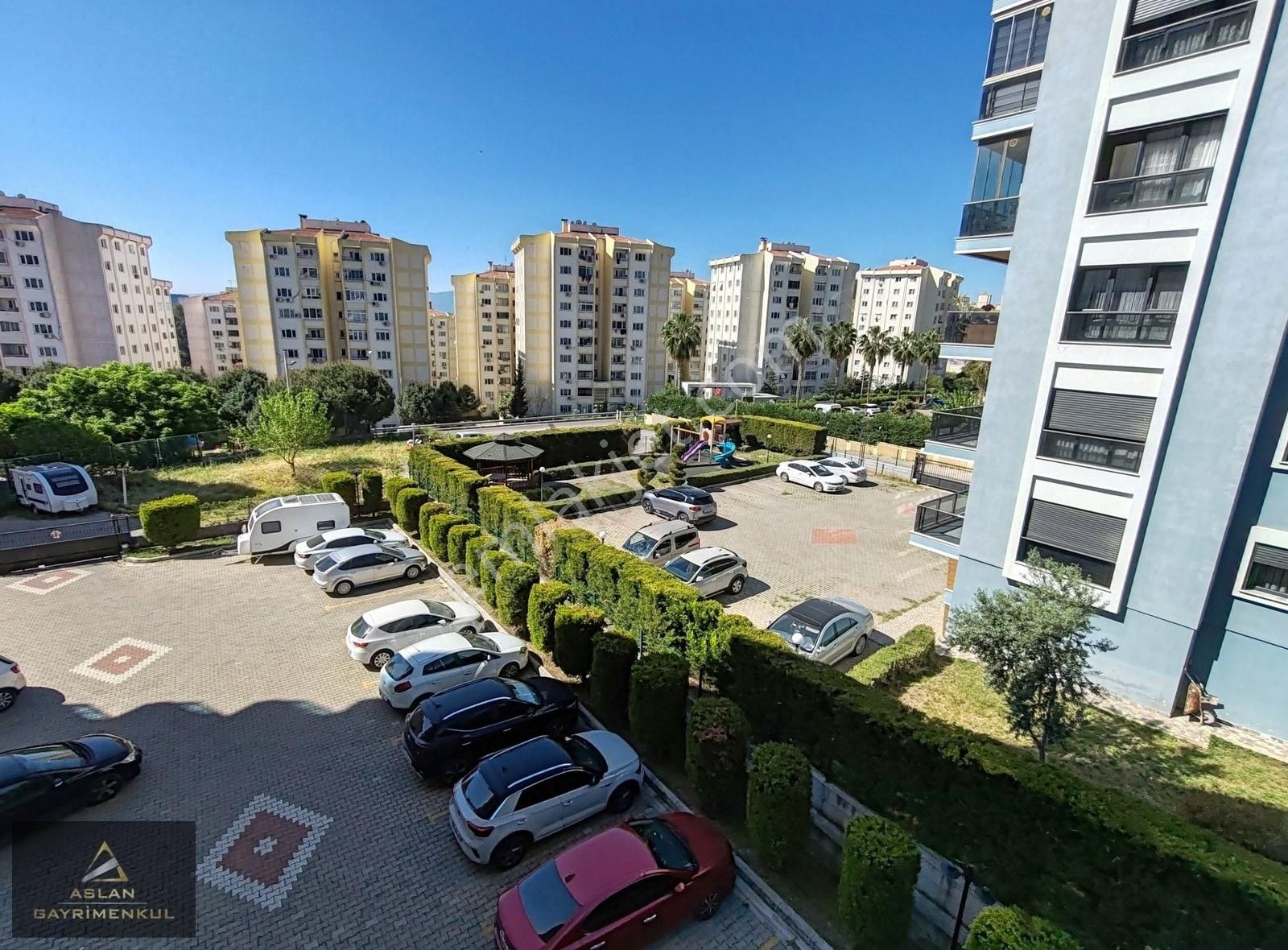 Karşıyaka Zübeyde Hanım Satılık Daire Park Ve Orman Manzaralı Site İçi Oksijeni Bol 3+1 Satılık Daire