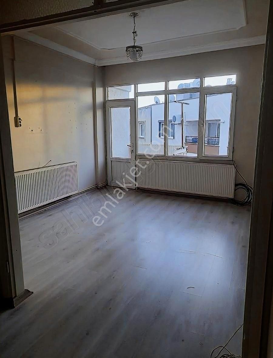 Akhisar İnönü Kiralık Daire Belediye Yanı Çarşı Merkezde 1+1 Kiralık Daire