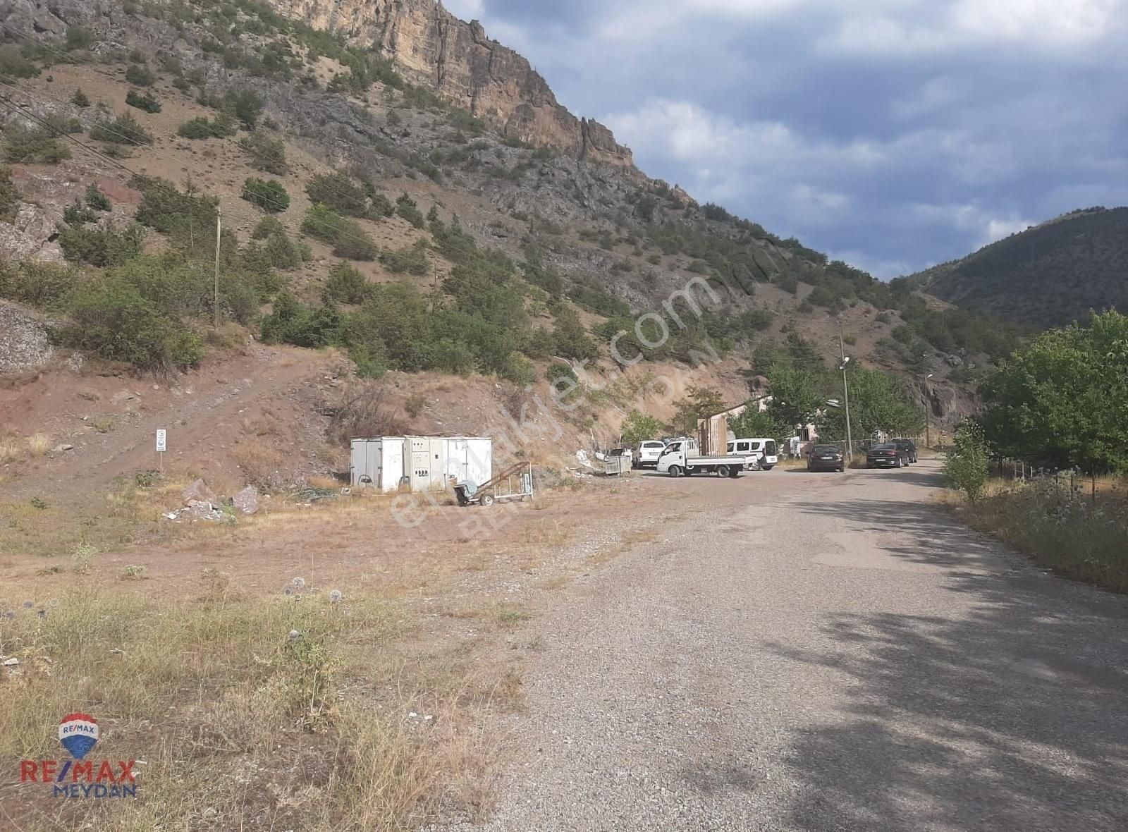 Gümüşhane Merkez İkisu Köyü (Fazlıoğlu) Satılık Ticari İmarlı Satılık Kira Getirili Ticari Arsa Ve Üzerinde Binası Gümüşhane