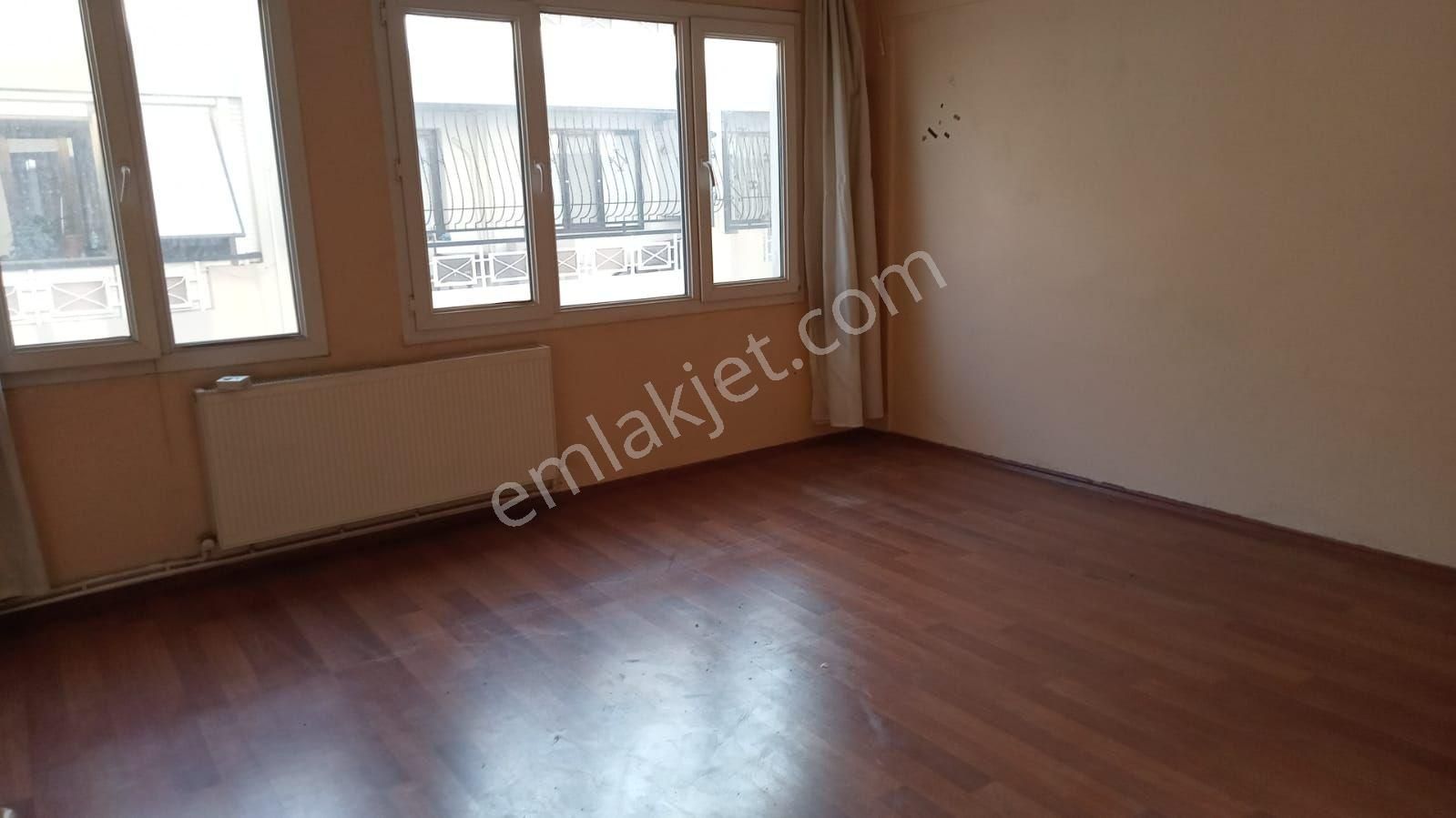 Konak Güzelyalı Kiralık Daire Güzelyalıda 3+1, Dogalgazli Daire