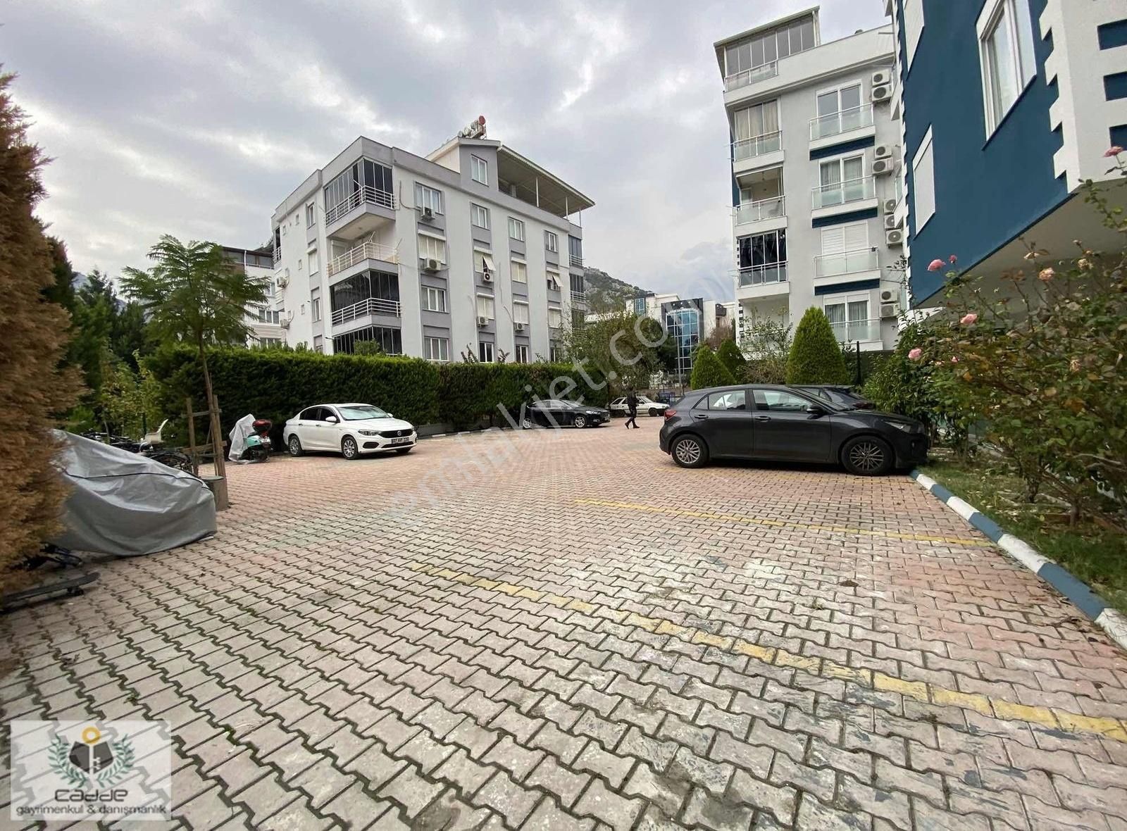 Konyaaltı Hurma Satılık Daire Hurma Mah İlhami Tankut Lisesine Yakın Site İçinde 2+1 Daire