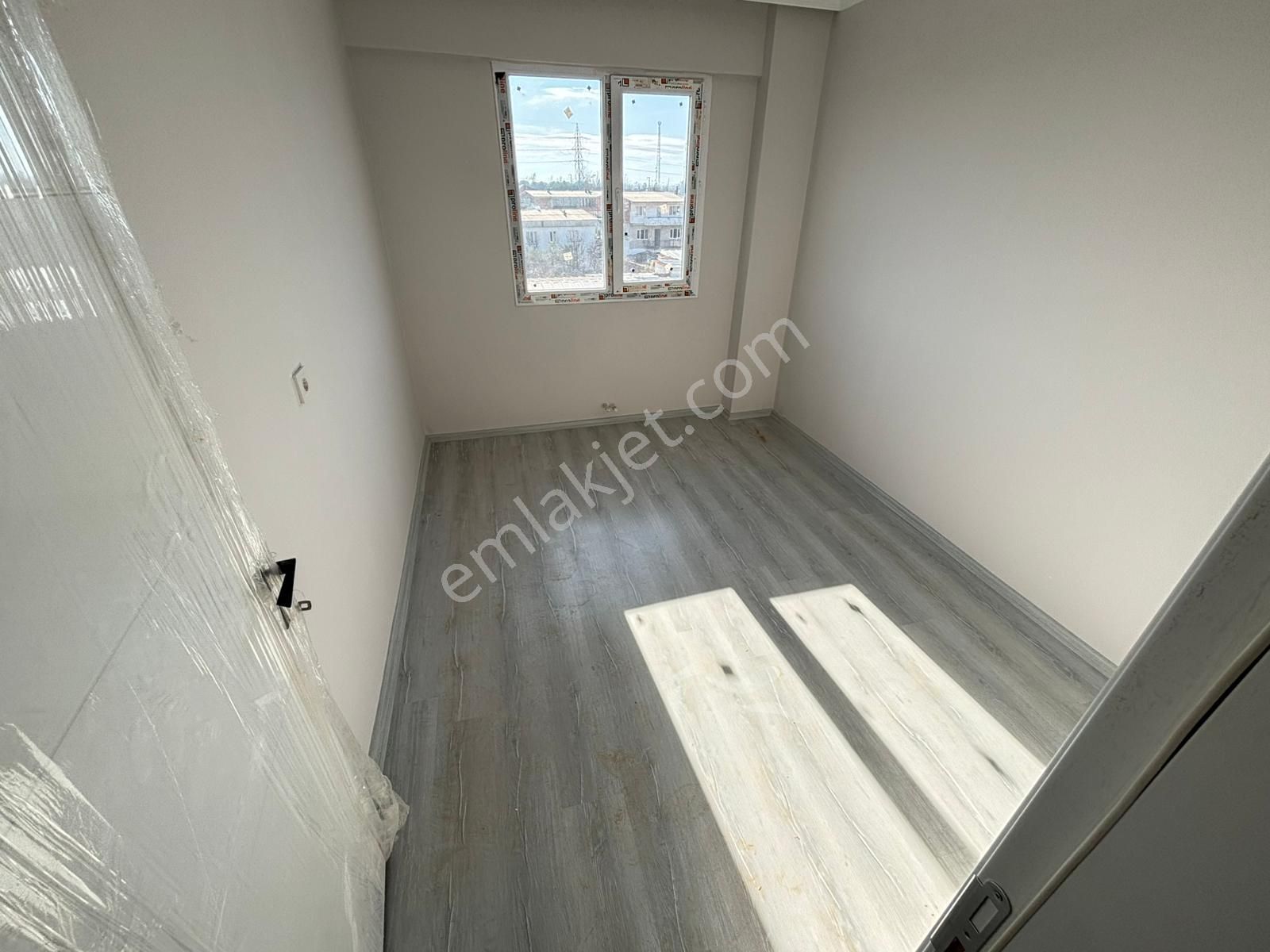 Saruhanlı Yılmaz Satılık Daire -saruhanlı İlçesi- (satılık) Yılmaz Mahallesi 3+1 125 M2 5 Katlının 2 Katı