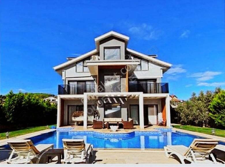 Fethiye Ölüdeniz Satılık Villa Fethiyede Hisarönü Merkeze Yakın Sakin Konumda Fırsat 4+1 Villa