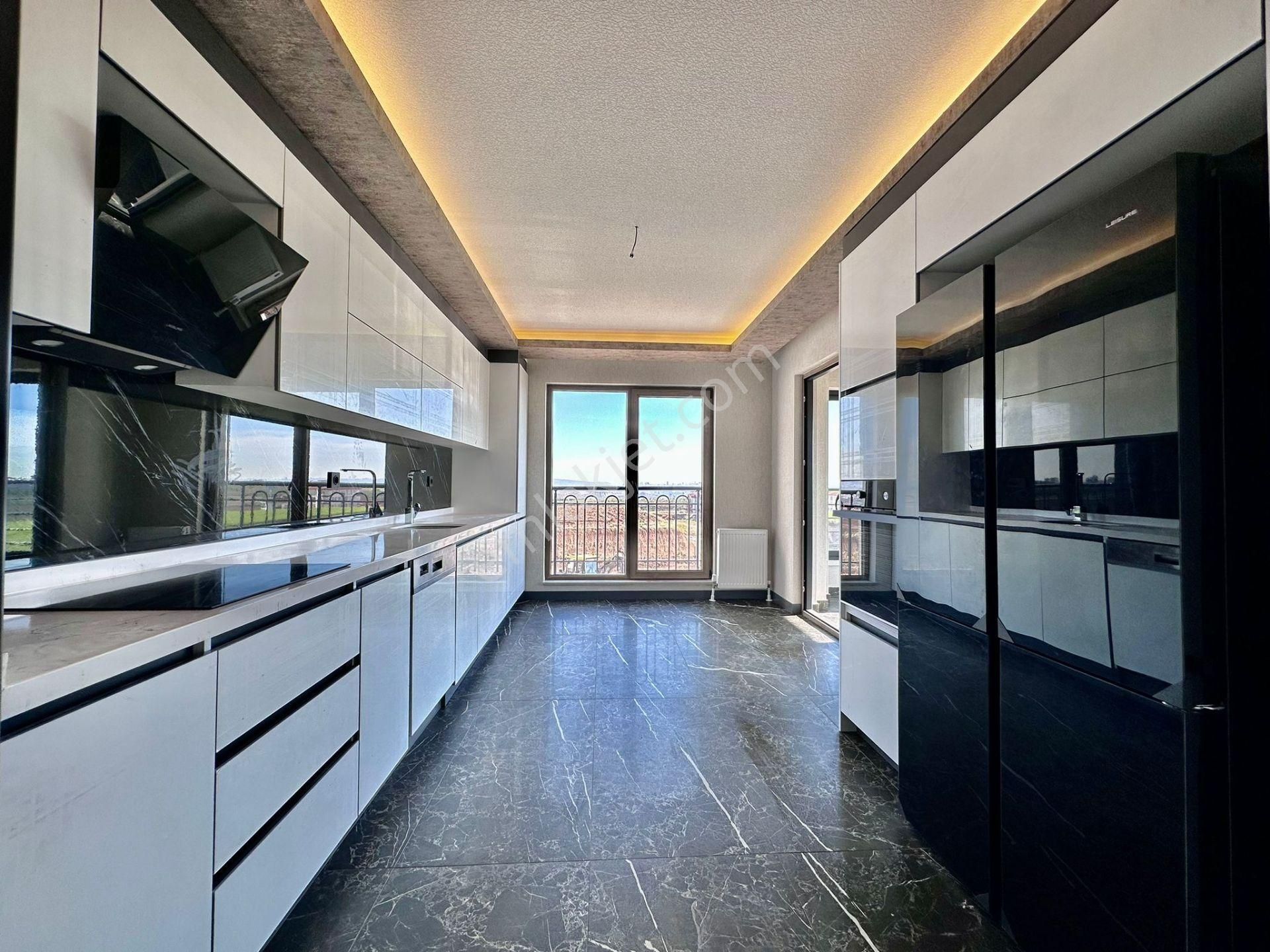 Pursaklar Mimar Sinan Satılık Daire Kalecik Emlak'tan Şık Yapılı, Giy.odalı, Ebeveyn Banyo Yerden Isıtmalı 185 M² 4+1