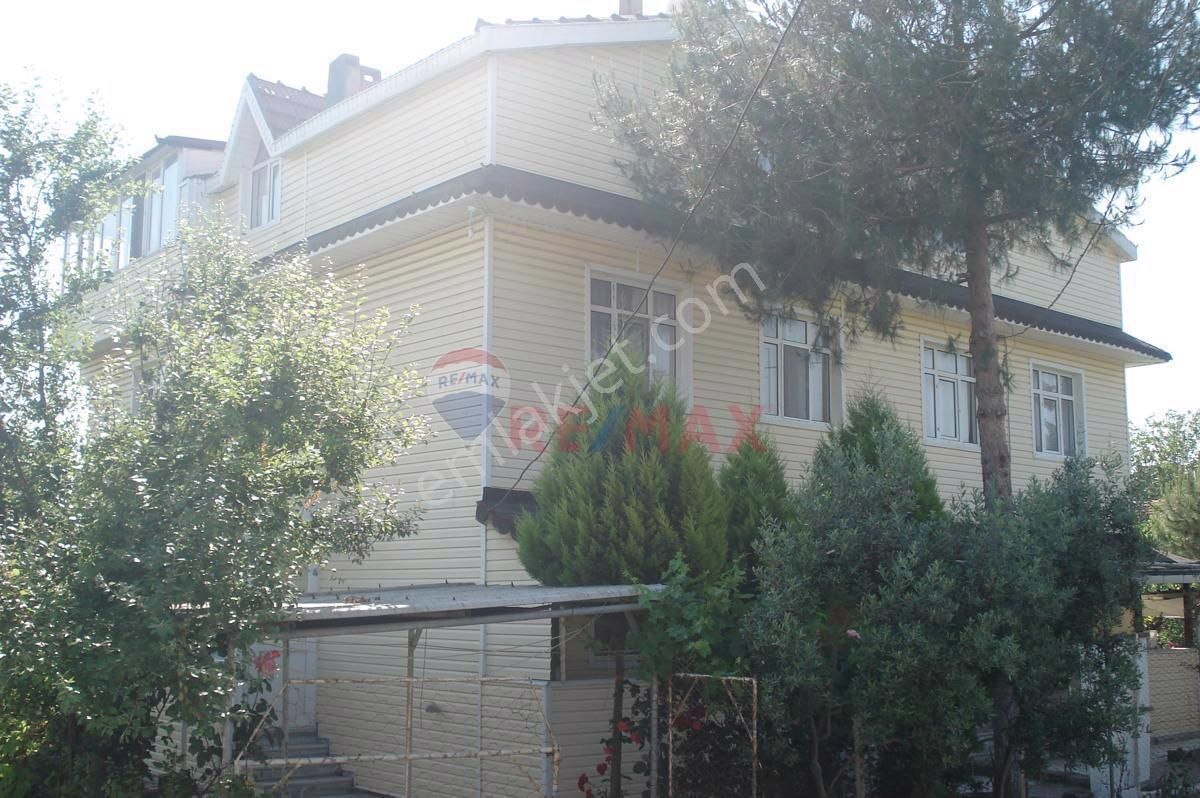 Biga Karabiga Bld. (Yalı) Satılık Müstakil Ev Çanakkale Karabiga Da Müstakil 3 Katlı Daire Satılık