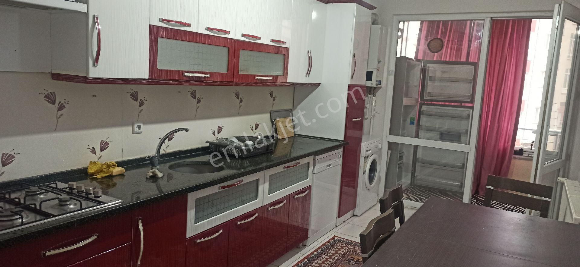 Niğde Merkez Yenice Kiralık Daire Ertan Emlak'tan Hudavent Hatun Yani 3+1