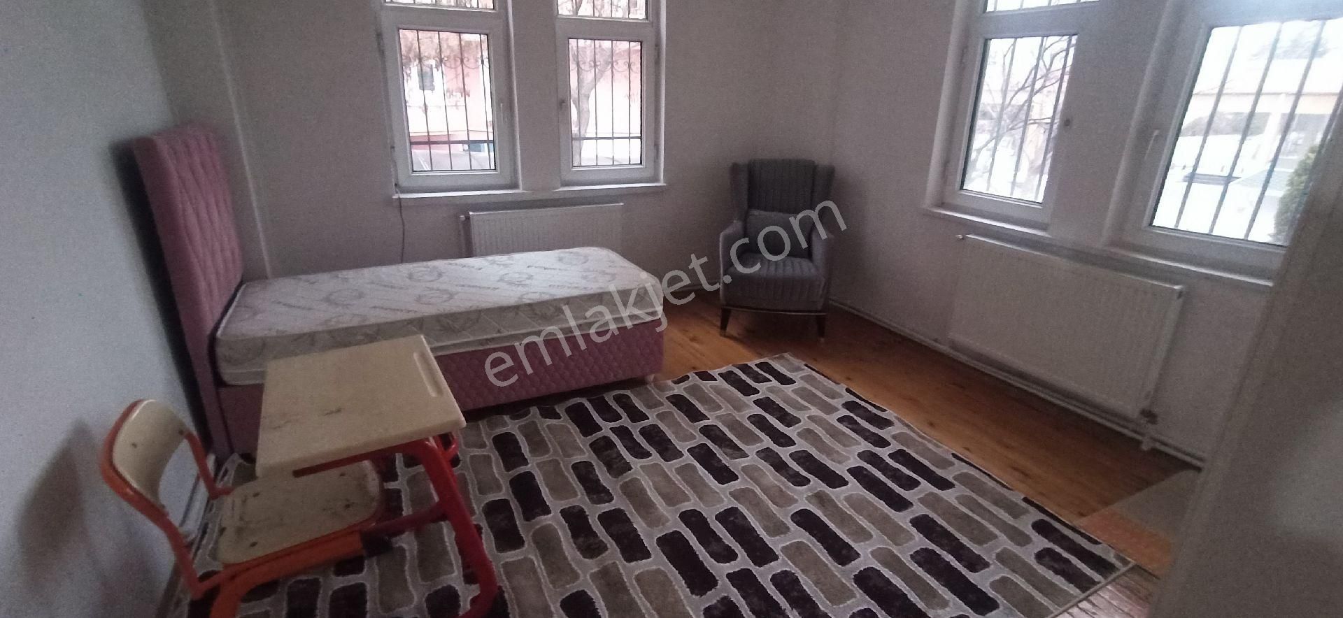 Niğde Merkez Yenice Kiralık Daire Ertan Emlak'tan Hudavent Hatun Yani 3+1 Kiralik Daire