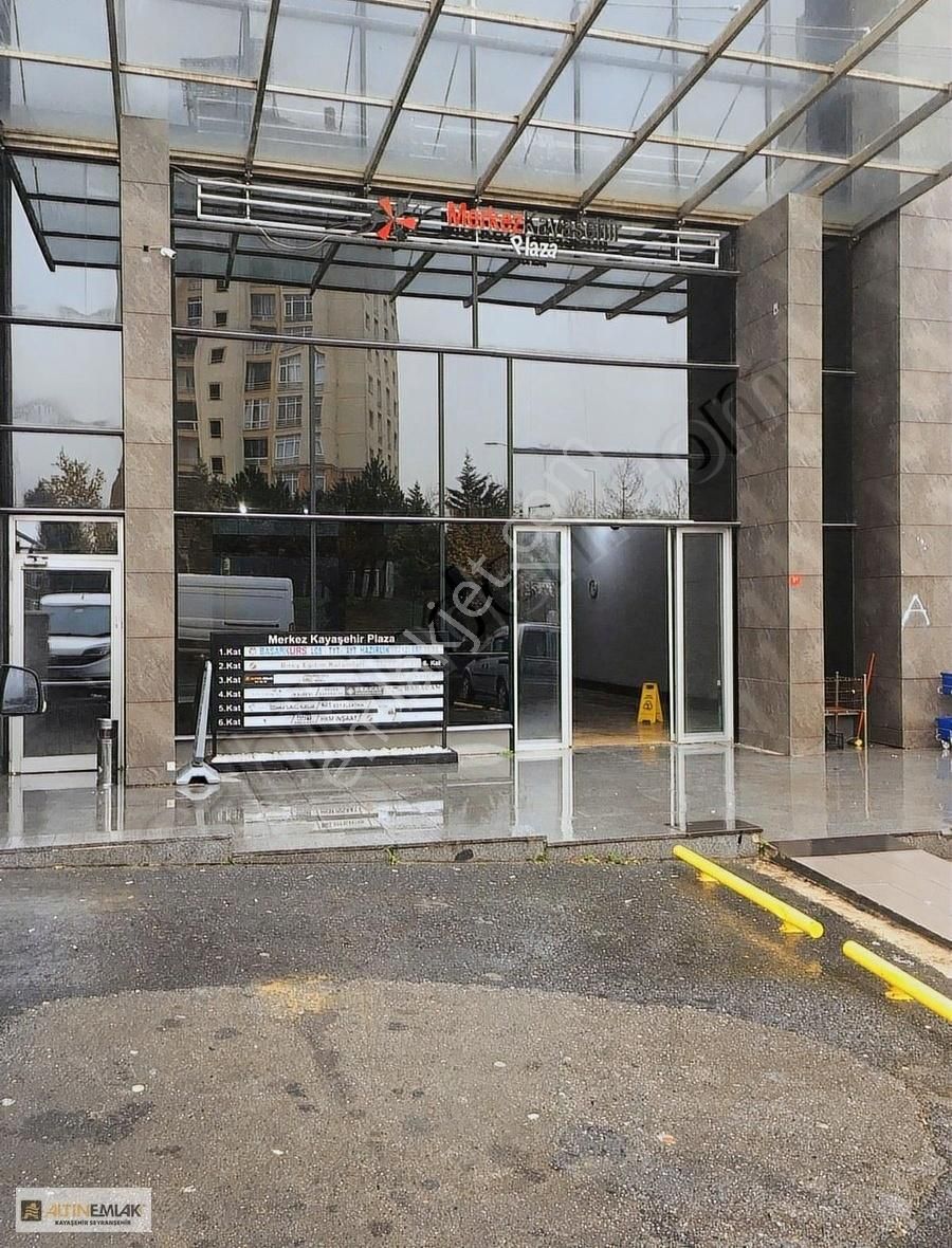 Başakşehir Kayabaşı Satılık Ofis Kayaşehir Plazada 135 M2 Satılık 3+1 Bölünmüş Ofis Katı