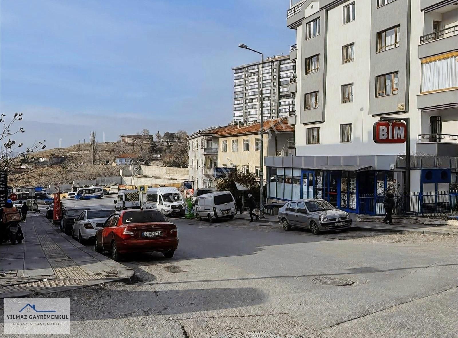 Mamak Abidinpaşa Satılık Daire Akdere Caddeye 3 Bina