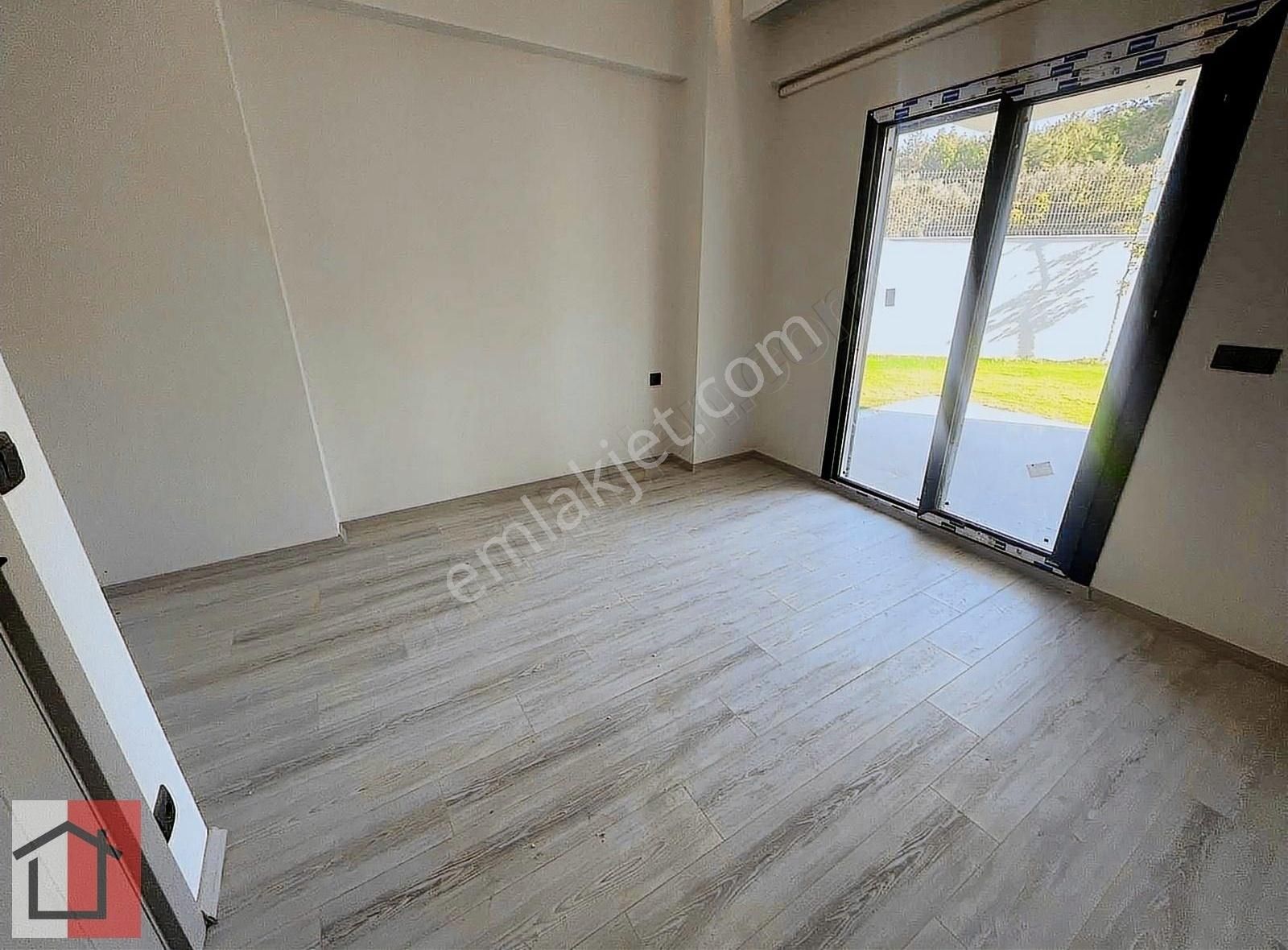 Kuşadasında Havuzlu Sitede Bahçesi Tapuya İşli Muhteşem Daire - Görsel 16