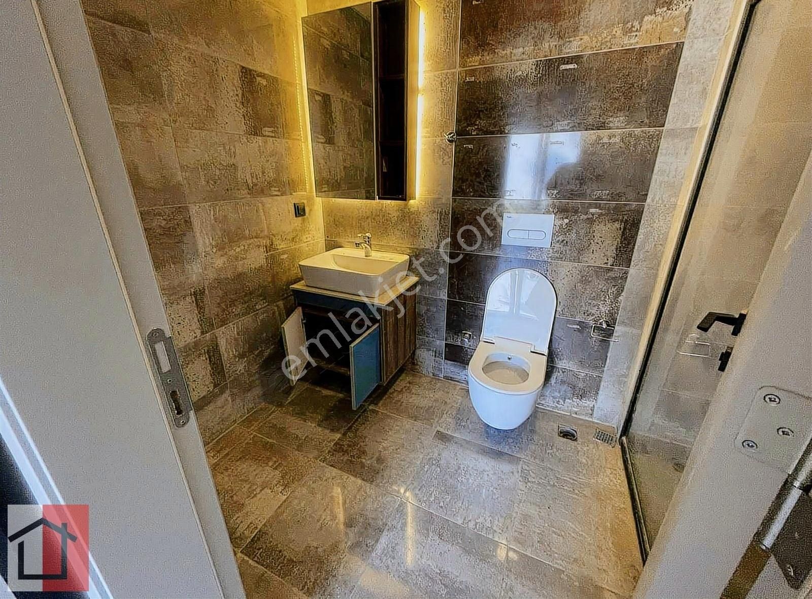 Kuşadasında Havuzlu Sitede Bahçesi Tapuya İşli Muhteşem Daire - Görsel 22