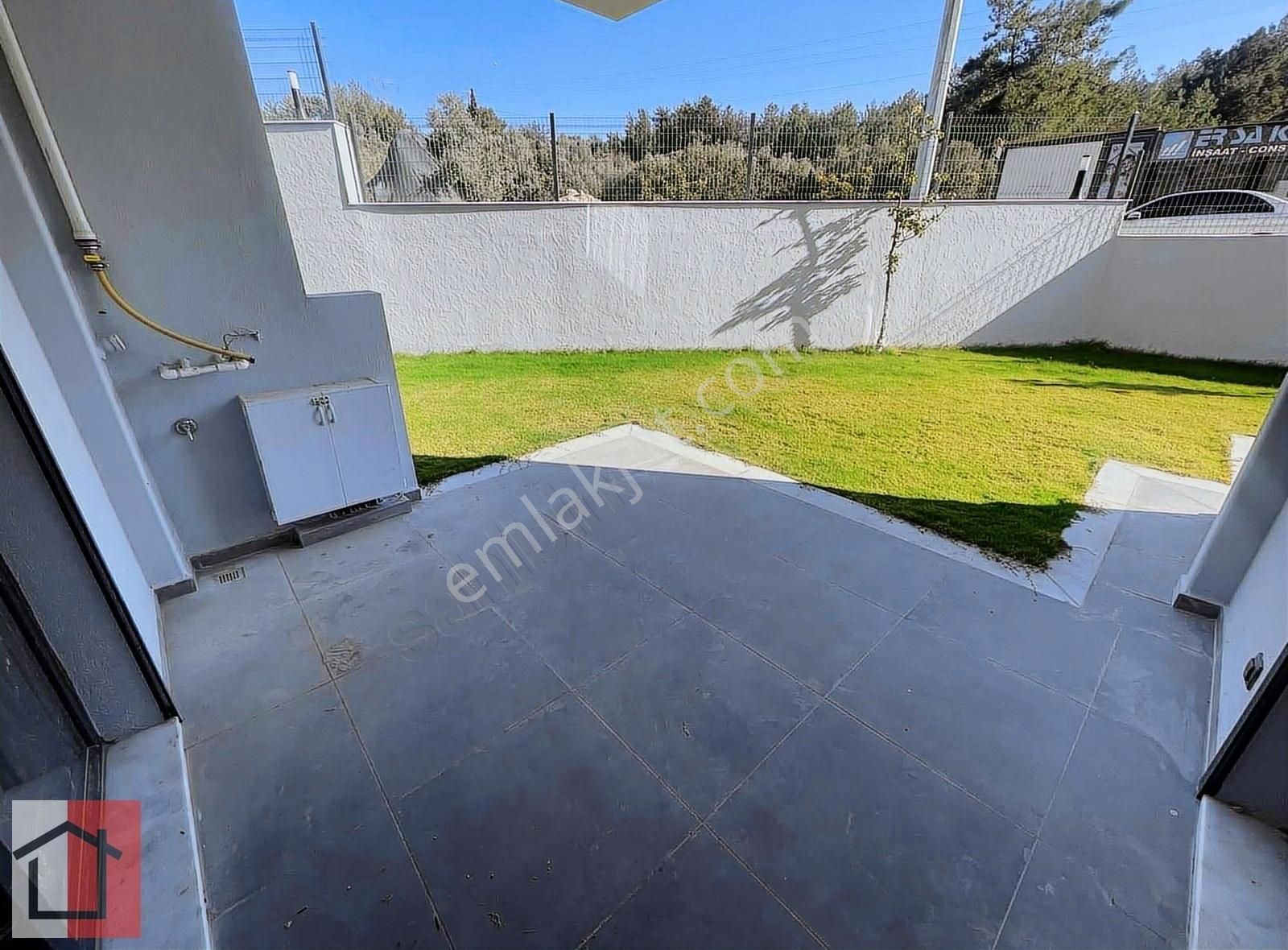 Kuşadasında Havuzlu Sitede Bahçesi Tapuya İşli Muhteşem Daire - Görsel 10