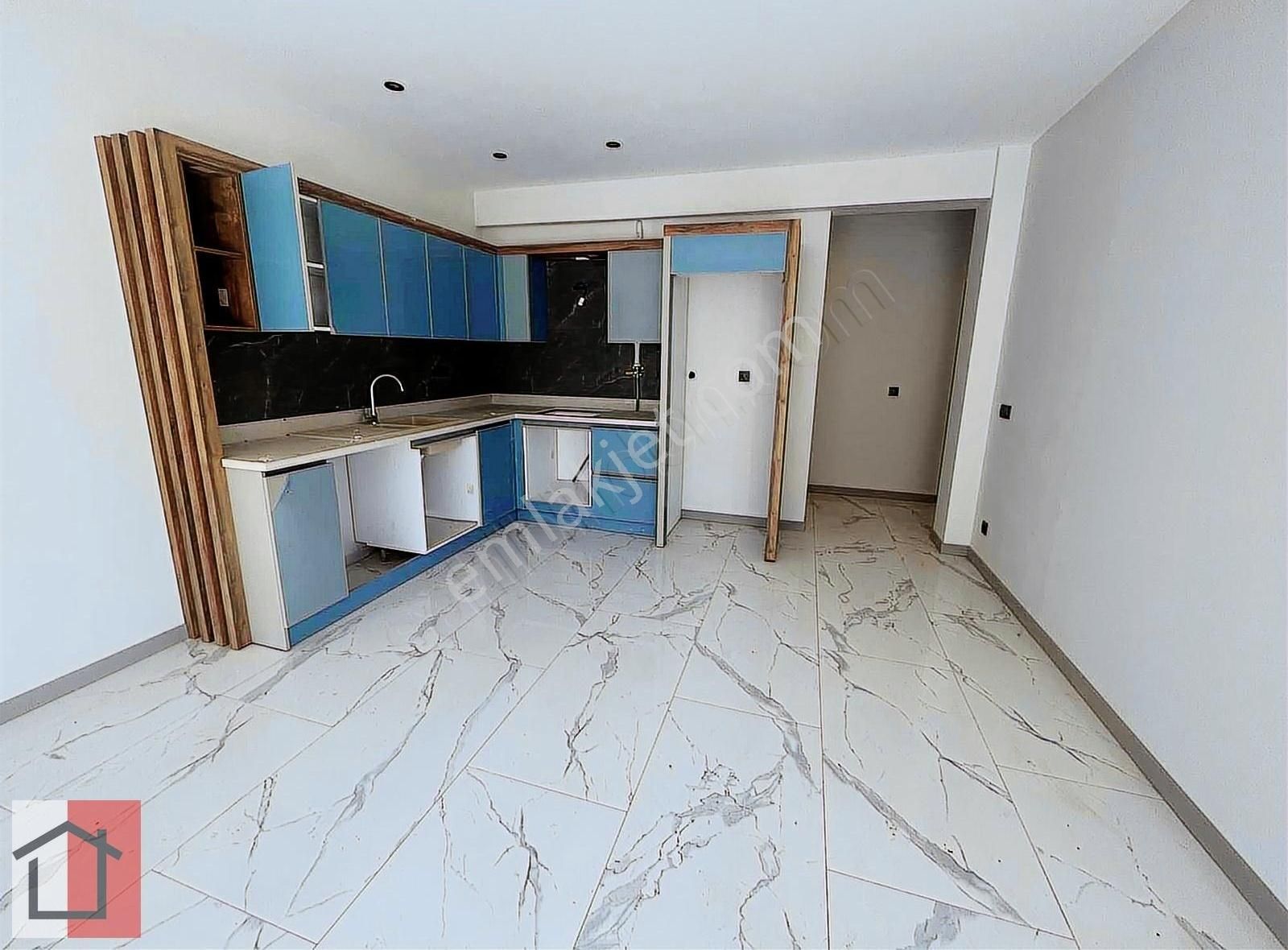 Kuşadasında Havuzlu Sitede Bahçesi Tapuya İşli Muhteşem Daire - Görsel 13