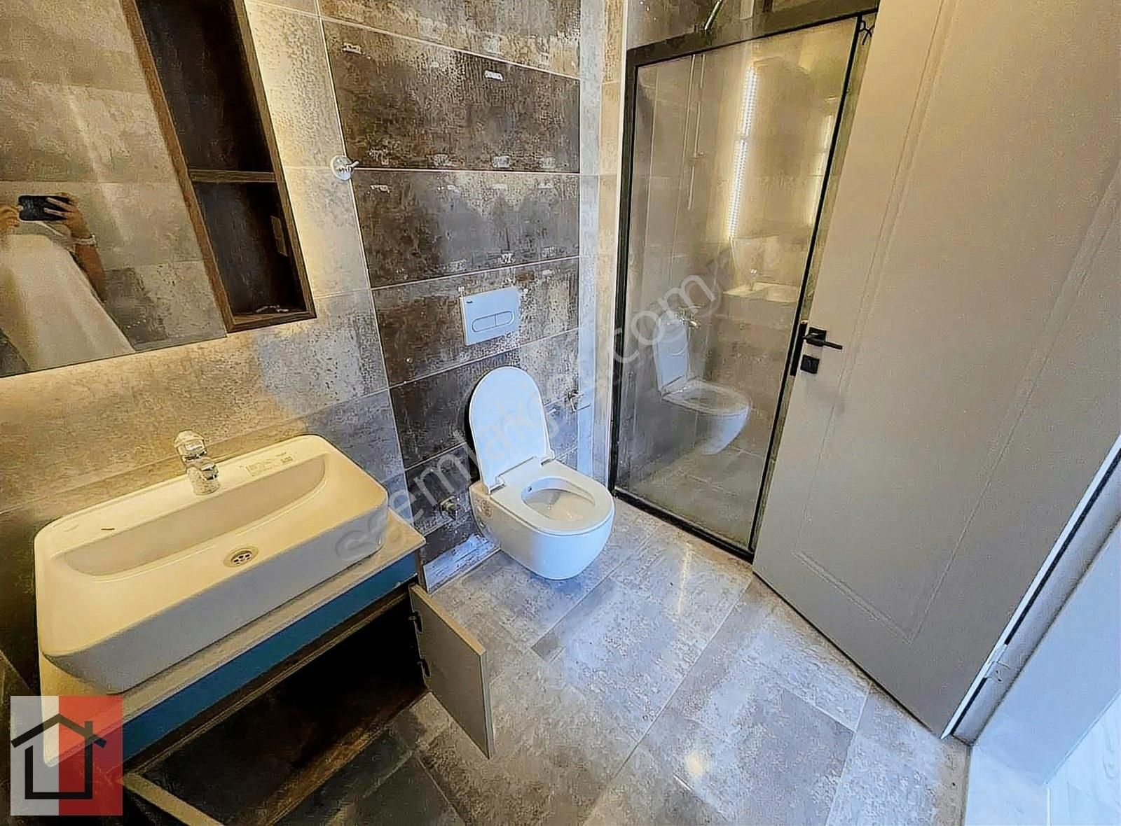 Kuşadasında Havuzlu Sitede Bahçesi Tapuya İşli Muhteşem Daire - Görsel 9