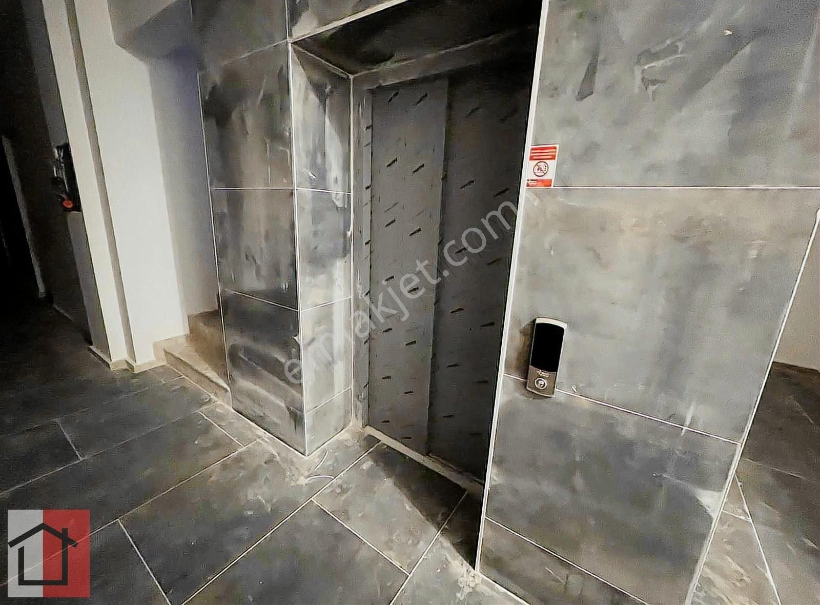 Kuşadasında Havuzlu Sitede Bahçesi Tapuya İşli Muhteşem Daire - Görsel 5