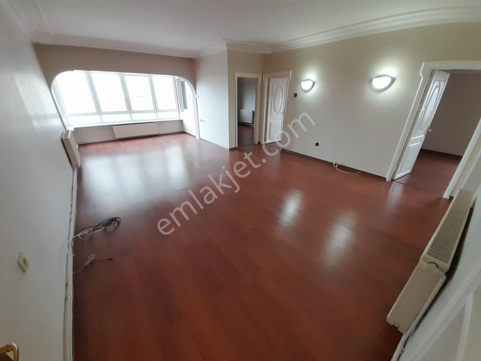 Ataşehir İçerenköy Kiralık Daire Ataşehir İçerenköy Askentsite 3+1 Ebeveyn Banyolu Denizmanz130m2