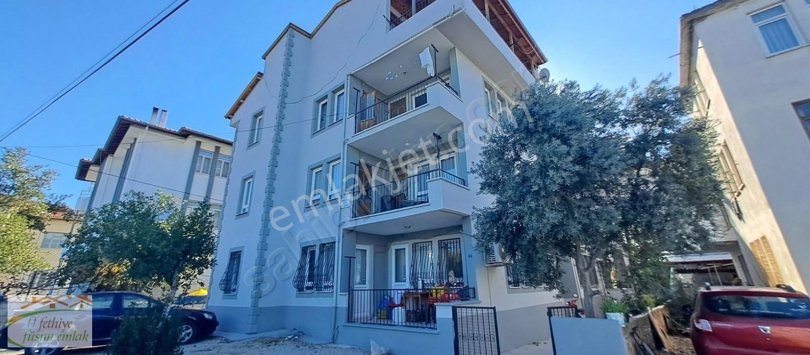 Fethiye Karaçulha Satılık Daire Füsun Emlak'tan 110 M2 Ara Kat 2+1 Ayrı Mutfak Daire Satılıktır