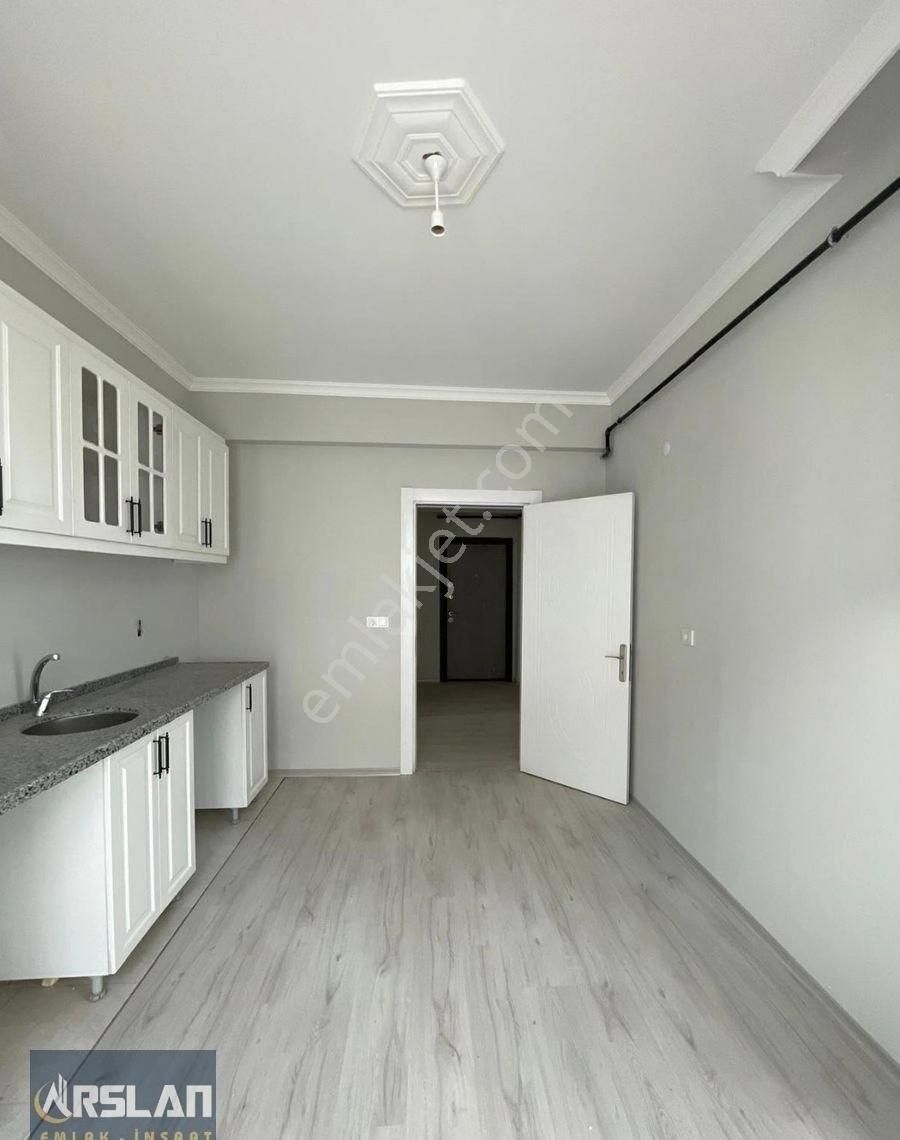 İnegöl Cerrah Satılık Daire İnegöl Cerrah Mah'de, 3+1,140m2,4.kat,site İçi,satılık Daire