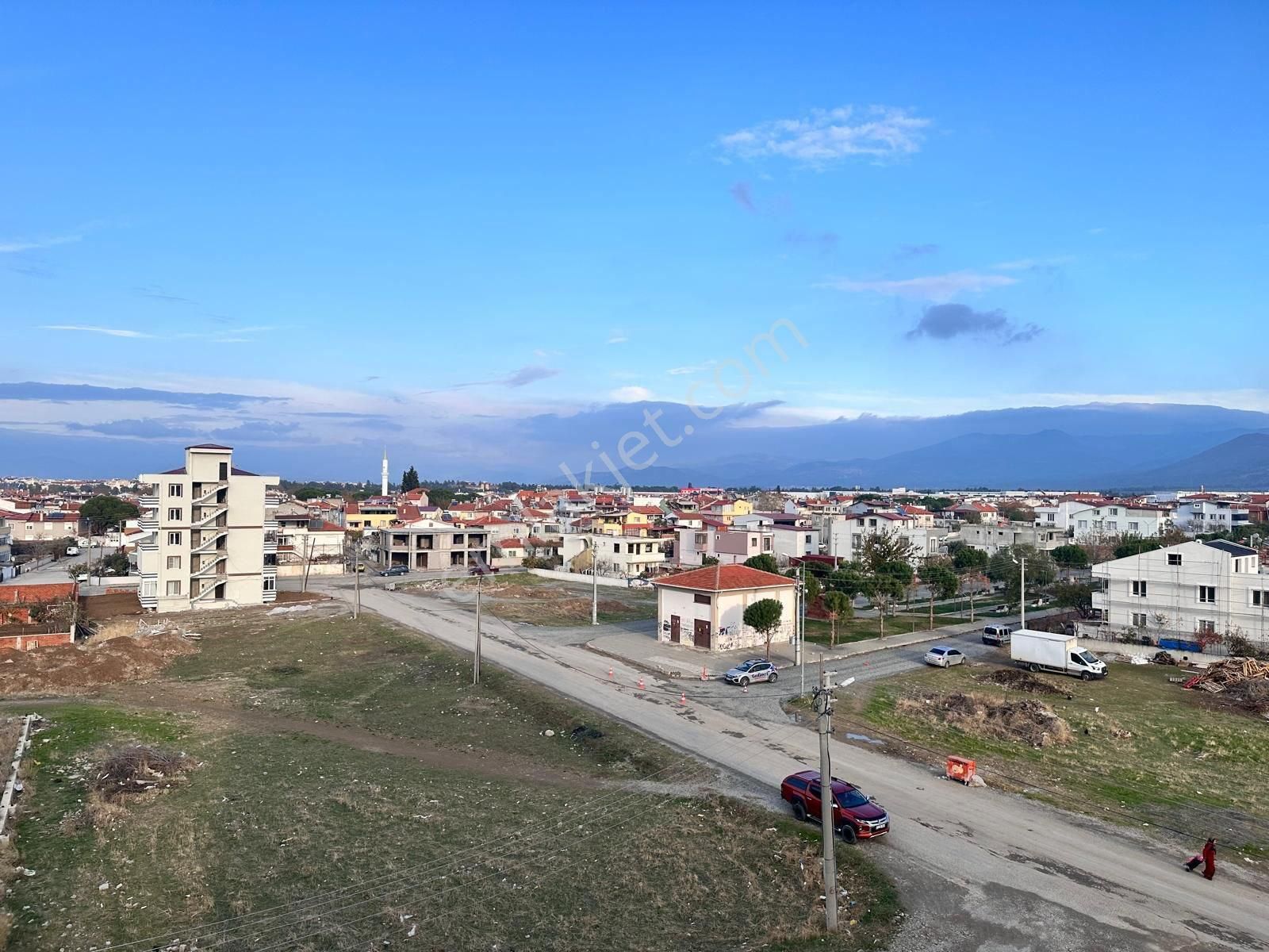 Burhaniye Cumhuriyet Satılık Daire Burhaniye Badem Alanında Satılık