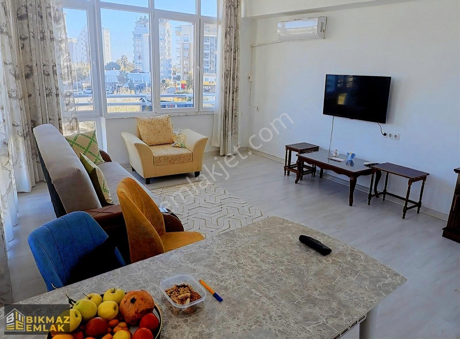 Konyaaltı Kuşkavağı Kiralık Daire Kuşkavağı'nda Cadde Üstü Katta Eşyalı Önü Açık 3+1 Kiralık!!!