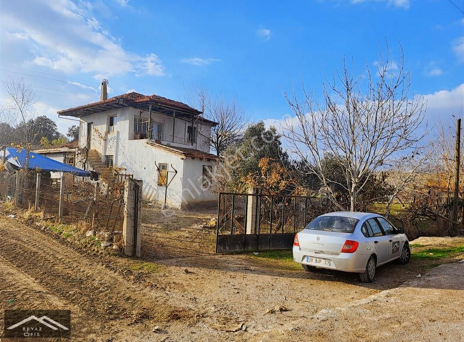 Denizli Pamukkale Satılık Çiftlik Evi Çiftlik İçin İdeal Bir Alan