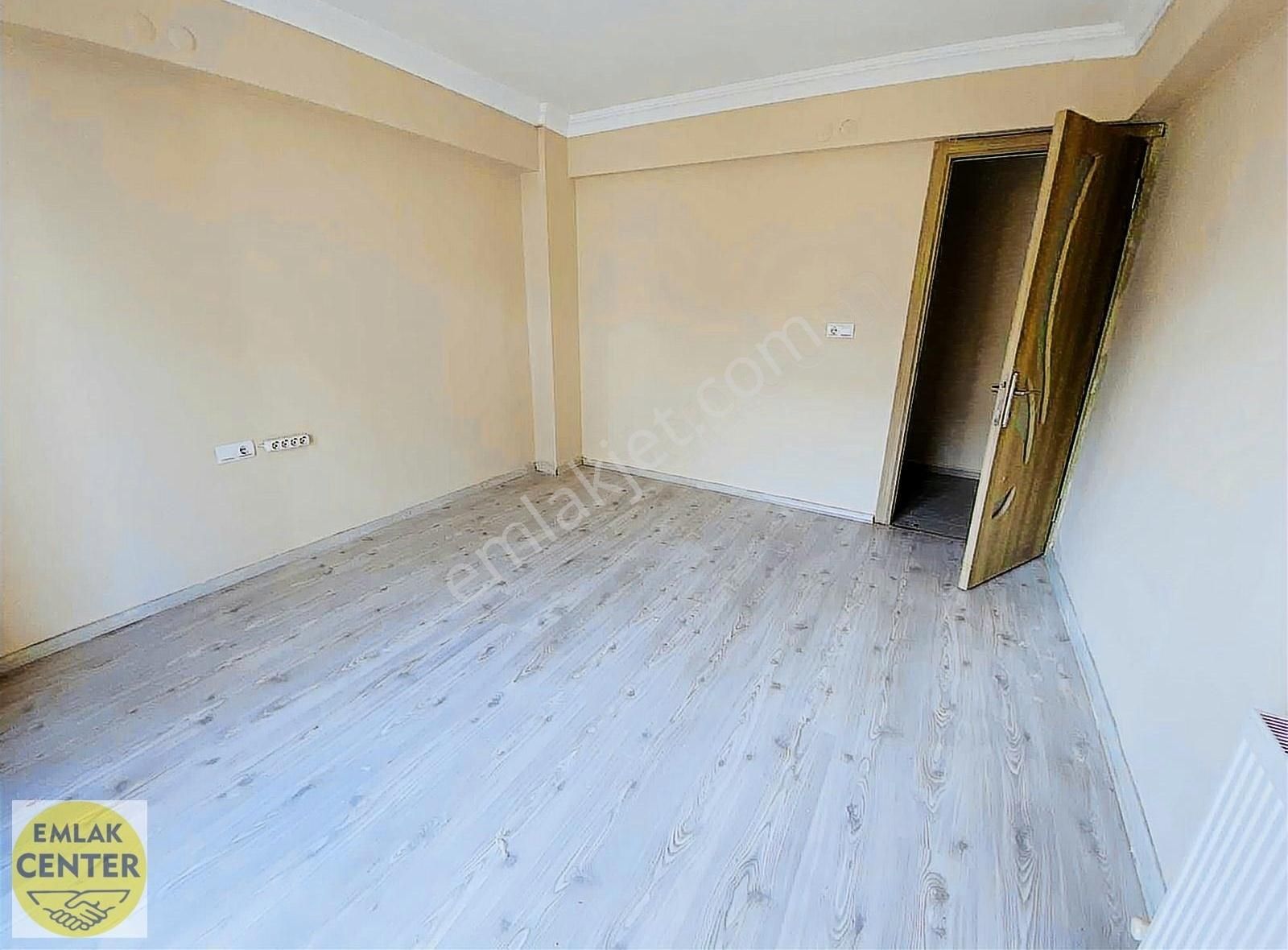 Yunusemre Muradiye Kiralık Daire Emlak Center'dan Muradiye 1 Mayıs Parkı Yanı Kiralık 2+1