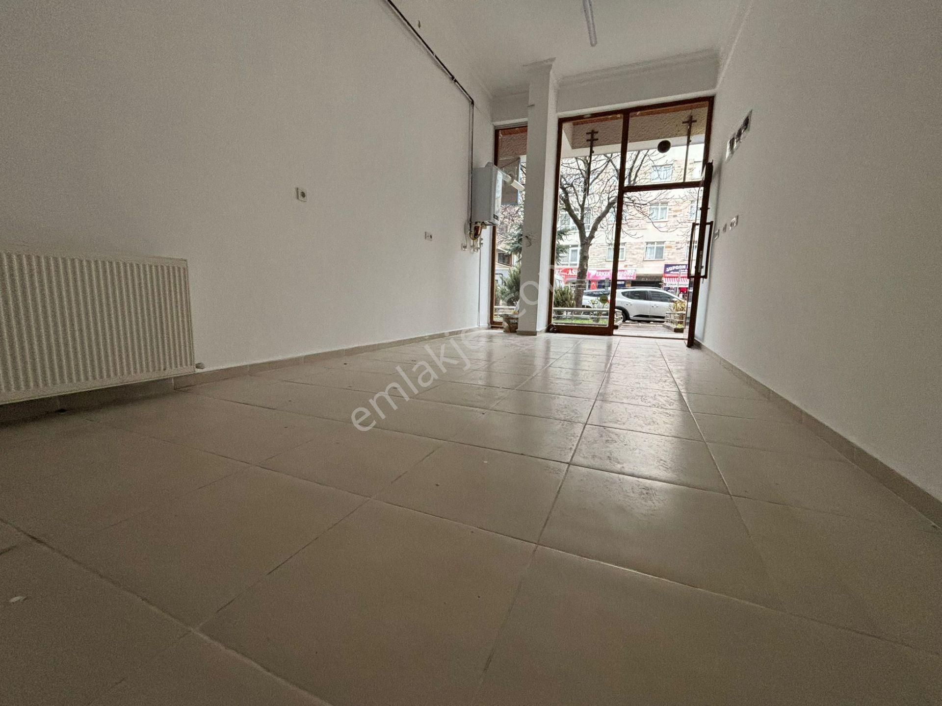 Çankaya Bahçelievler Kiralık Dükkan & Mağaza Bahçelievler Kazakistan Caddesinde 22+22 M2 Depolu Boş Dükkan