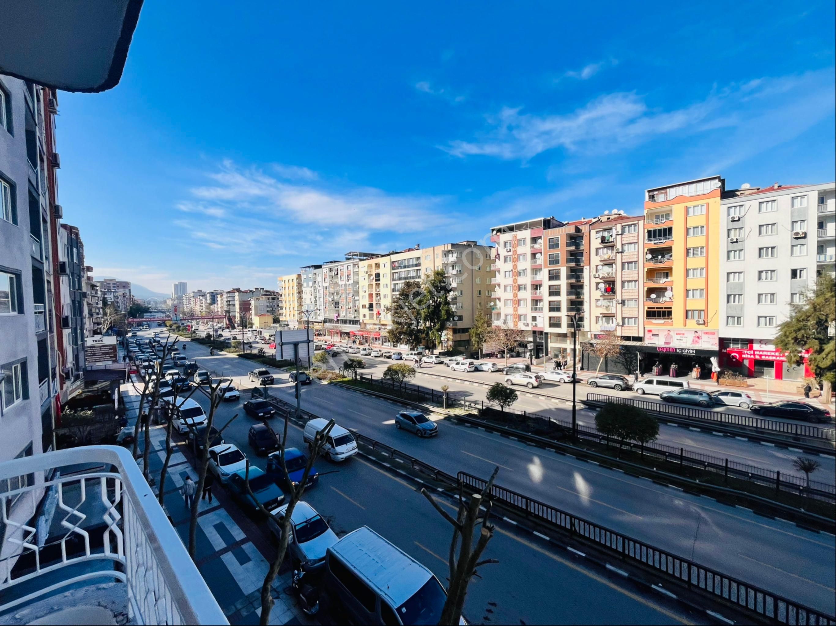 Yunusemre Ayni Ali Satılık Daire Asansörlü 3+1 Cadde Üzeri 145m2 Arakat Lüx Daire