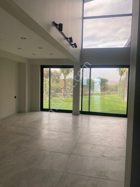 Foçada Site İçinde Özel Tasarım 2+1 Satılık Müstakil Villa - Görsel 8