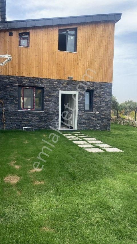 Foçada Site İçinde Özel Tasarım 2+1 Satılık Müstakil Villa - Görsel 4