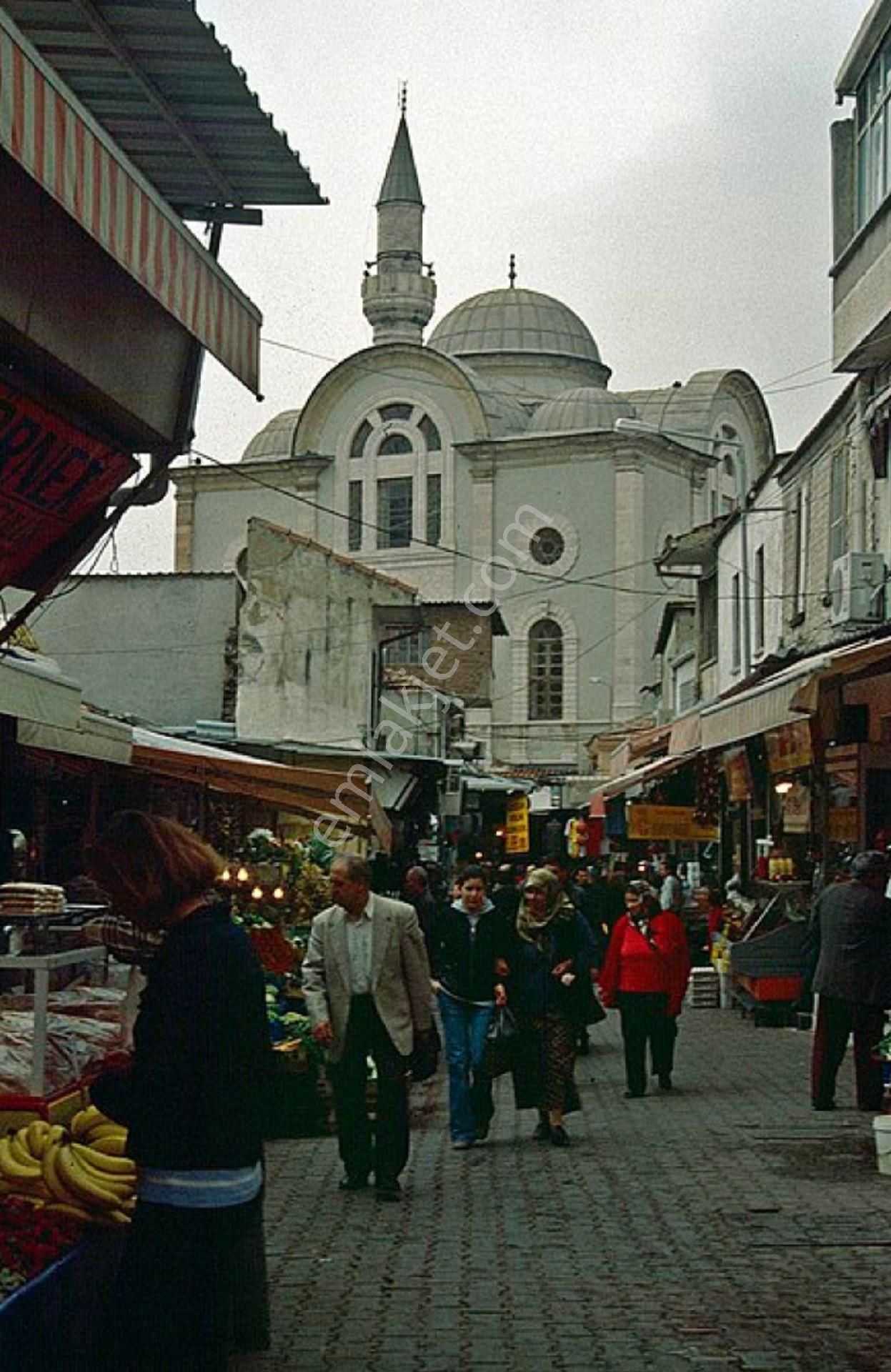 Konak Konak Satılık Dükkan & Mağaza Kestane Pazarında Geniş Cepheli Satılık Dükkan