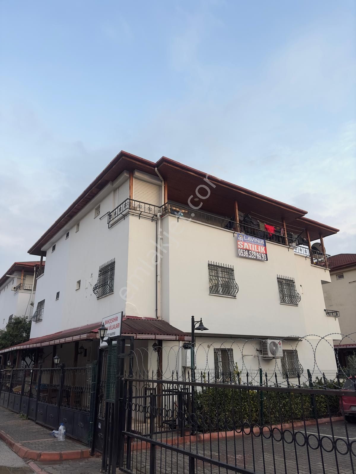 Seyhan Bahçeşehir Satılık Villa Basınköy'de 4+1 Teraslı/doğalgazlı Triplex Villa