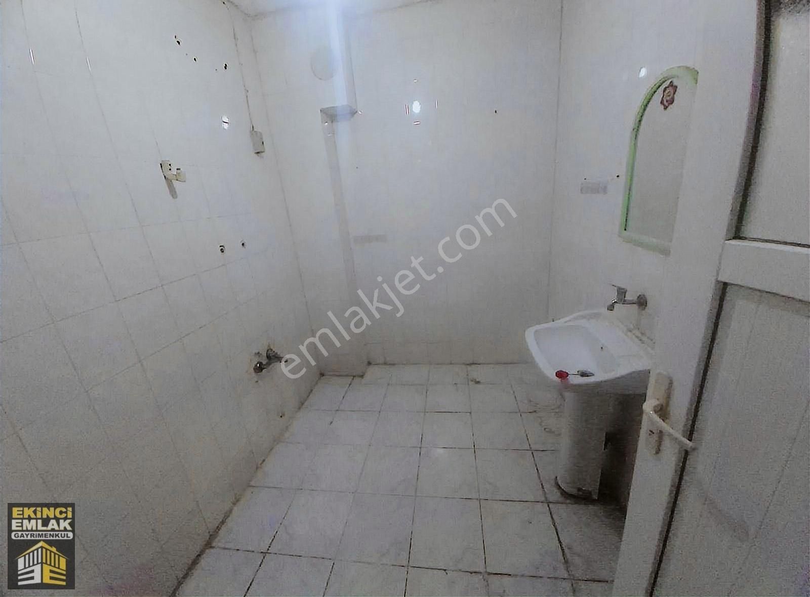 Gaziosmanpaşa Karadeniz Kiralık Daire Ekinci Emlak'tan 2.kat 2+1 Kiralık Daire 105m2 Çift Cephe