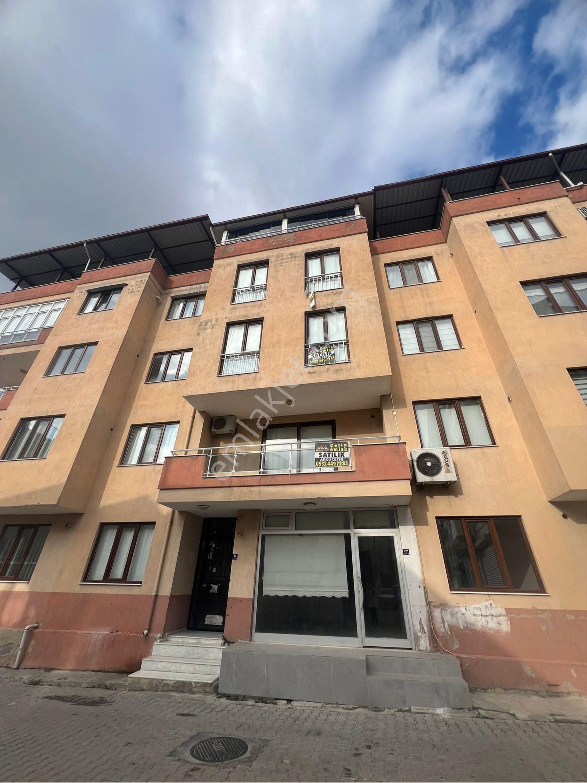 Kuşadası Davutlar Satılık Daire Davutlar Merkezde Satılık 3+1 Triplex