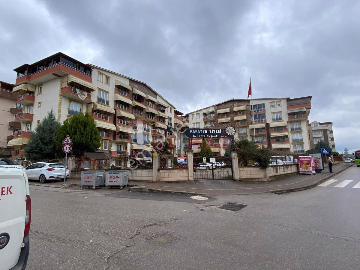 İzmit Gündoğdu Kiralık Daire Re/max Armina Güvencesiyle Şehir Hastanesine Yakın Ara Kat Daire