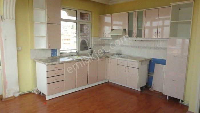 Osmangazi Hüdavendigar Kiralık Daire Osmangazi Dikkaldırım'da 6+1 Kiralık Triplex Daire