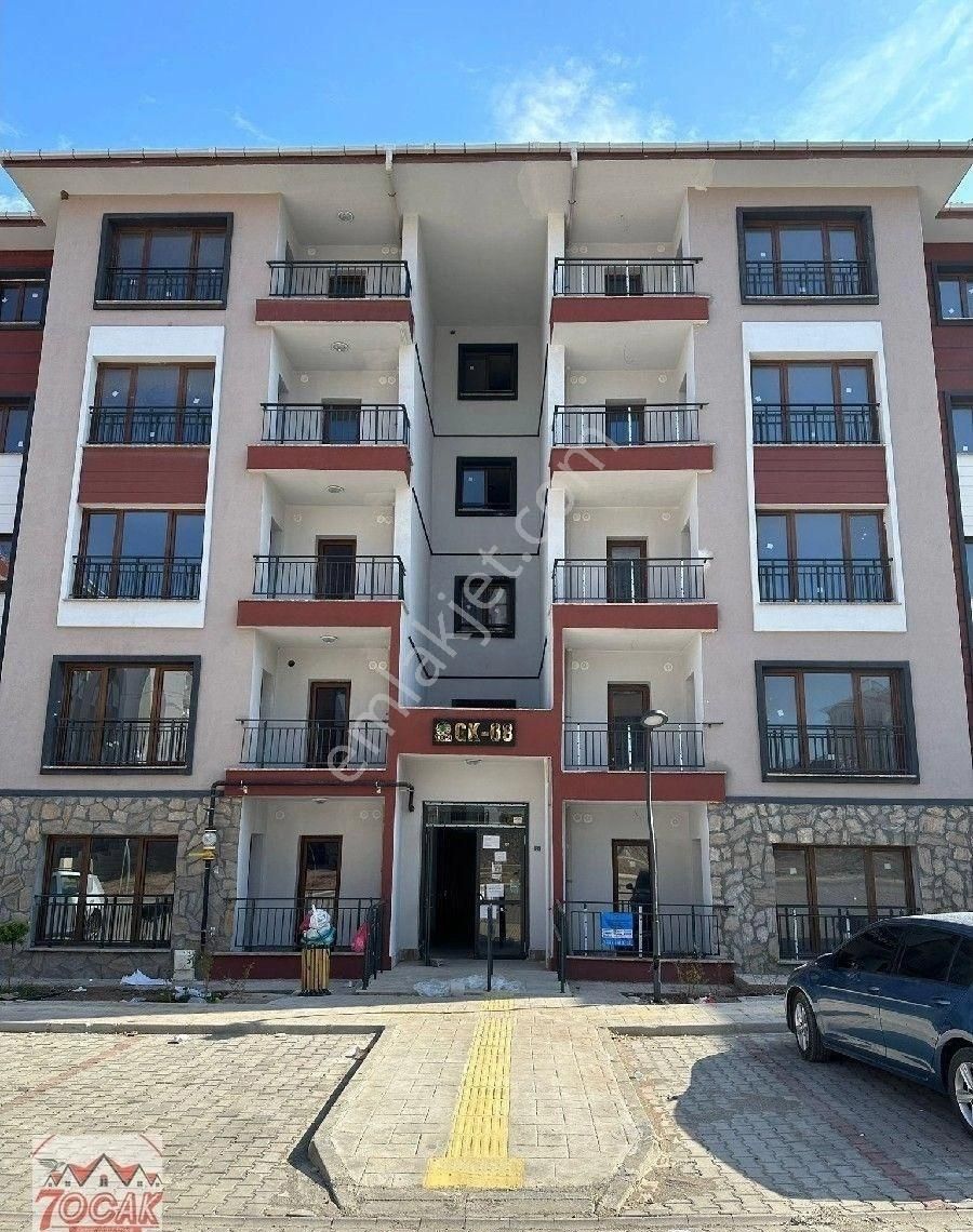 Osmaniye Merkez Yaverpaşa Kiralık Daire Yedi Ocak Emlaktan. 3+1 135m² Sıfır Kiralık Daire