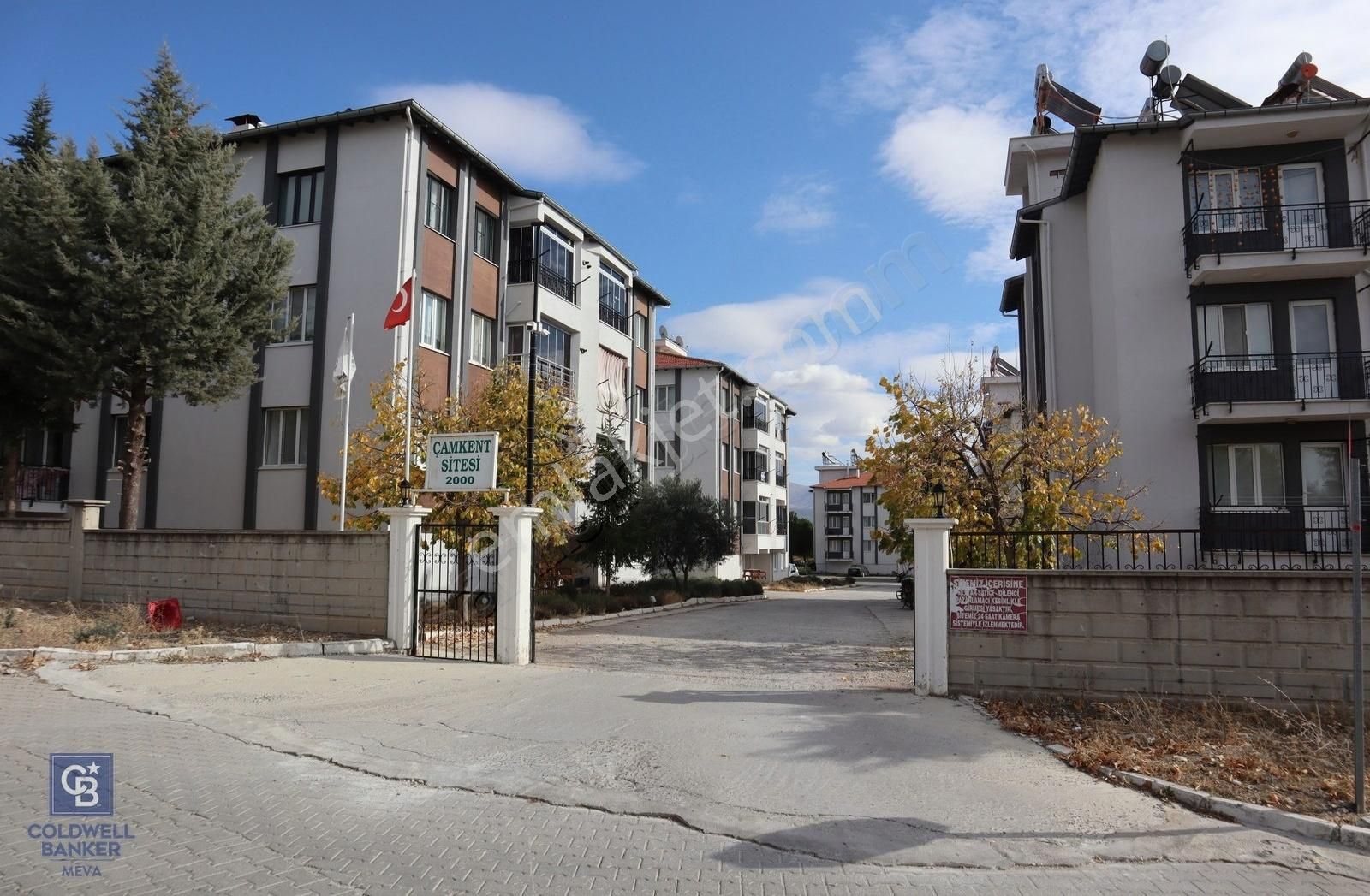 Tavas Kızılcabölük Satılık Daire Tavas Kızılcabölük Çamkent Sitesi'nde 3+1 145 M² Satılık Daire