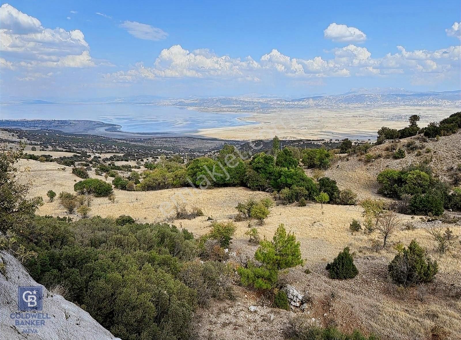 Burdur Merkez Yaylabeli Köyü Satılık Tarla Burdur Yaylabeli Mah. Göl Manzaralı 12.690 M² Satılık Arazi