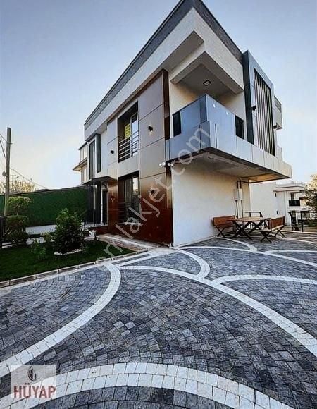 Çanakkale Merkez Barbaros Satılık Villa Çanakkale Merkez Satılık 5+1 Boğaz Manzaralı Villa