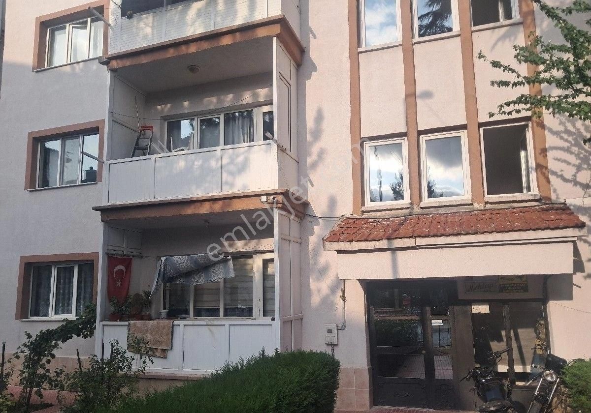 Tepebaşı Şirintepe Satılık Daire Şirintepe Mahallesinde Satılık 3+1 Bakımlı/güzel Konumda Daire