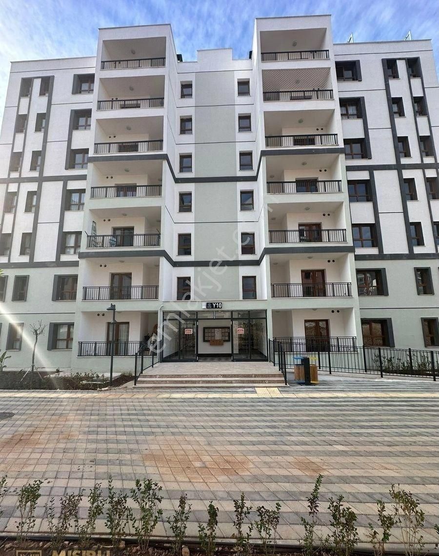 İskenderun Gültepe Kiralık Daire Mısırlı Gayrimenkul'den Kiralık Yeni Tokiler'de Kombili 3+1 Daire