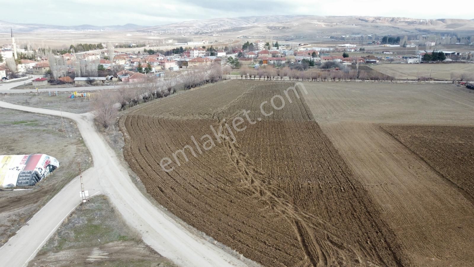 Çubuk Taşpınar Satılık Bağ & Bahçe ***köyün Merkezinde Devamlı Oturuma Uygun Asfalt Üstü Fırsatt***