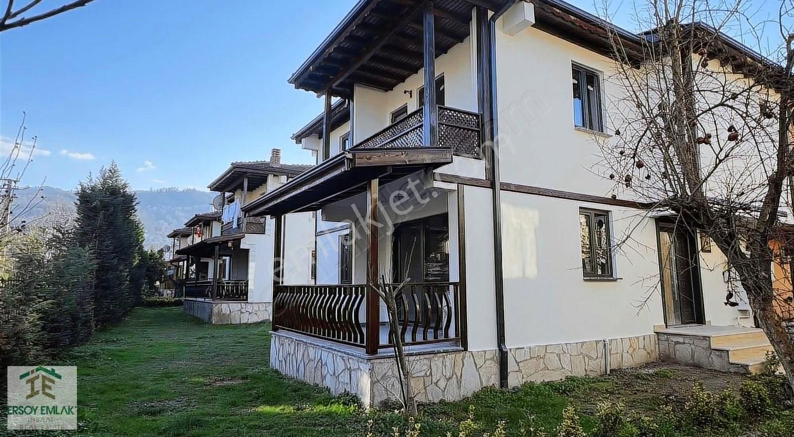 Sapanca Gazipaşa Satılık Villa Sapanca Site İçi 3+1/ 160 M2 Dublex Satılık