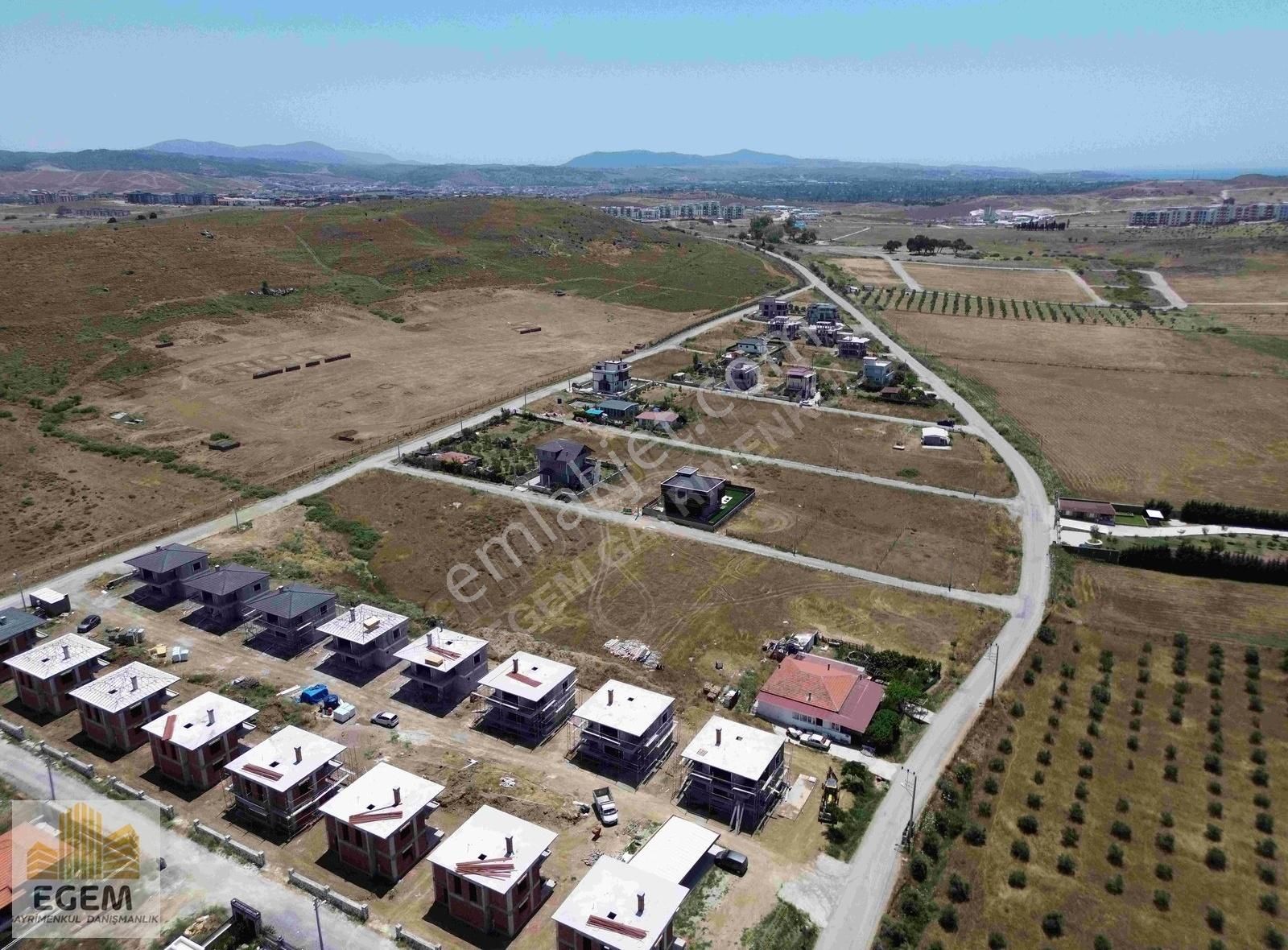 Seferihisar Düzce Satılık Villa İmarlı Seferihisar Düzcede Satılık 465 Mt Köşe Parsel Arsa