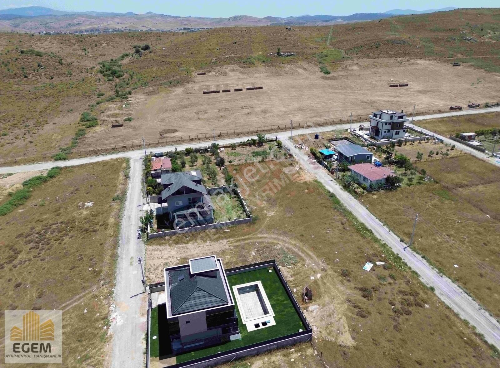 Seferihisar Düzcede Satılık 465 Mt Köşe Parsel Arsa - Görsel 2