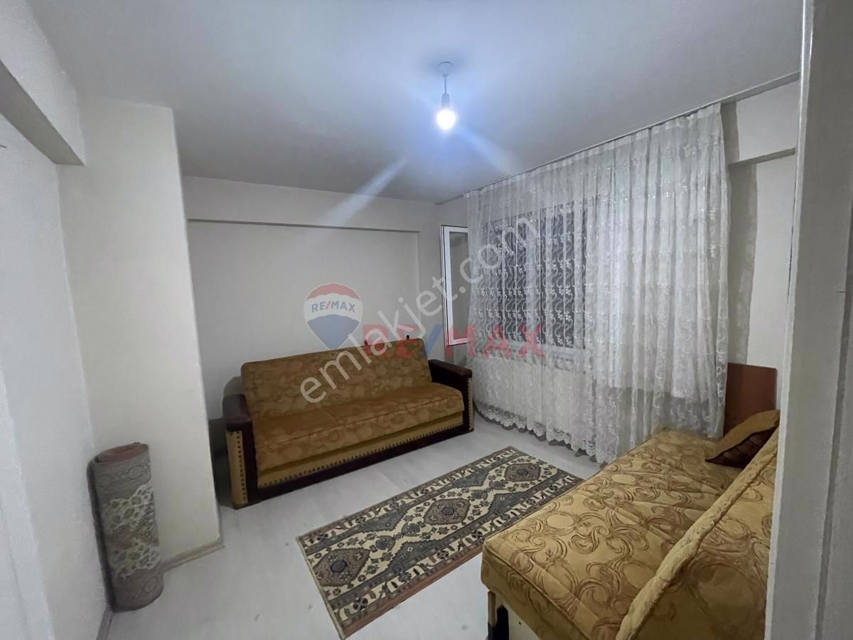 Giresun Merkez Çıtlakkale Kiralık Daire Remax Nadir Çıtlakkale Mah. 1+1 Kısmi Eşyalı Kiralık Daire