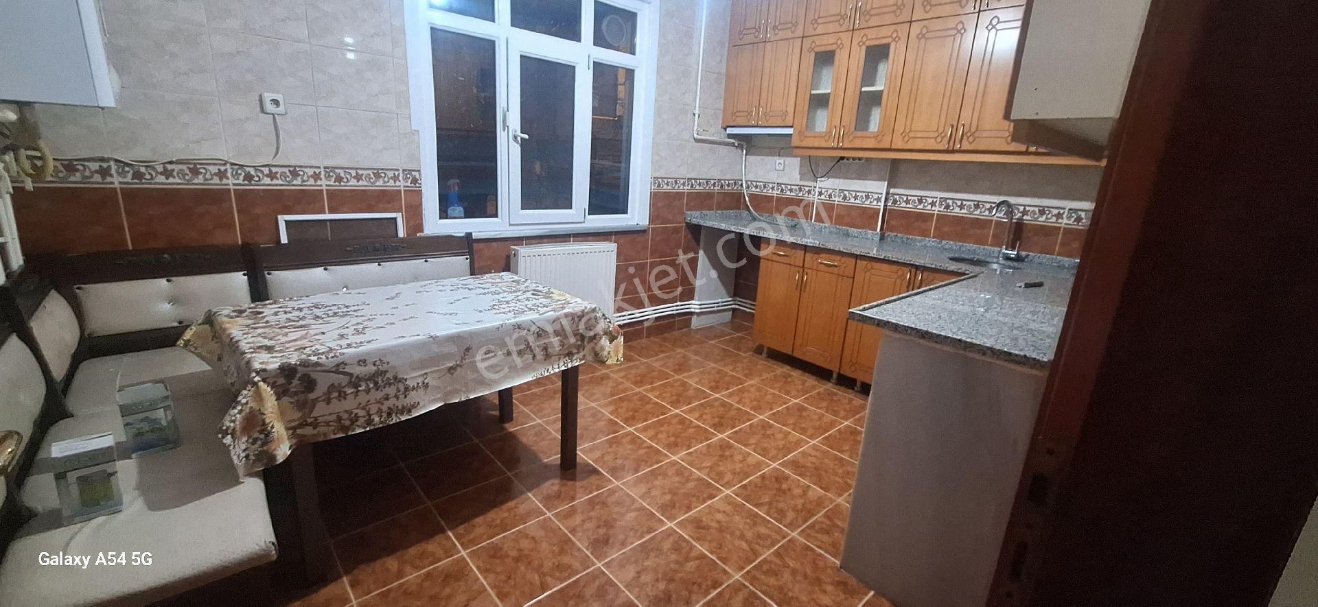 Başakşehir Güvercintepe Kiralık Daire Altınşehir Mahalle Kiralık Daire 3+1 Kira 15.000 Meydan Konumlu