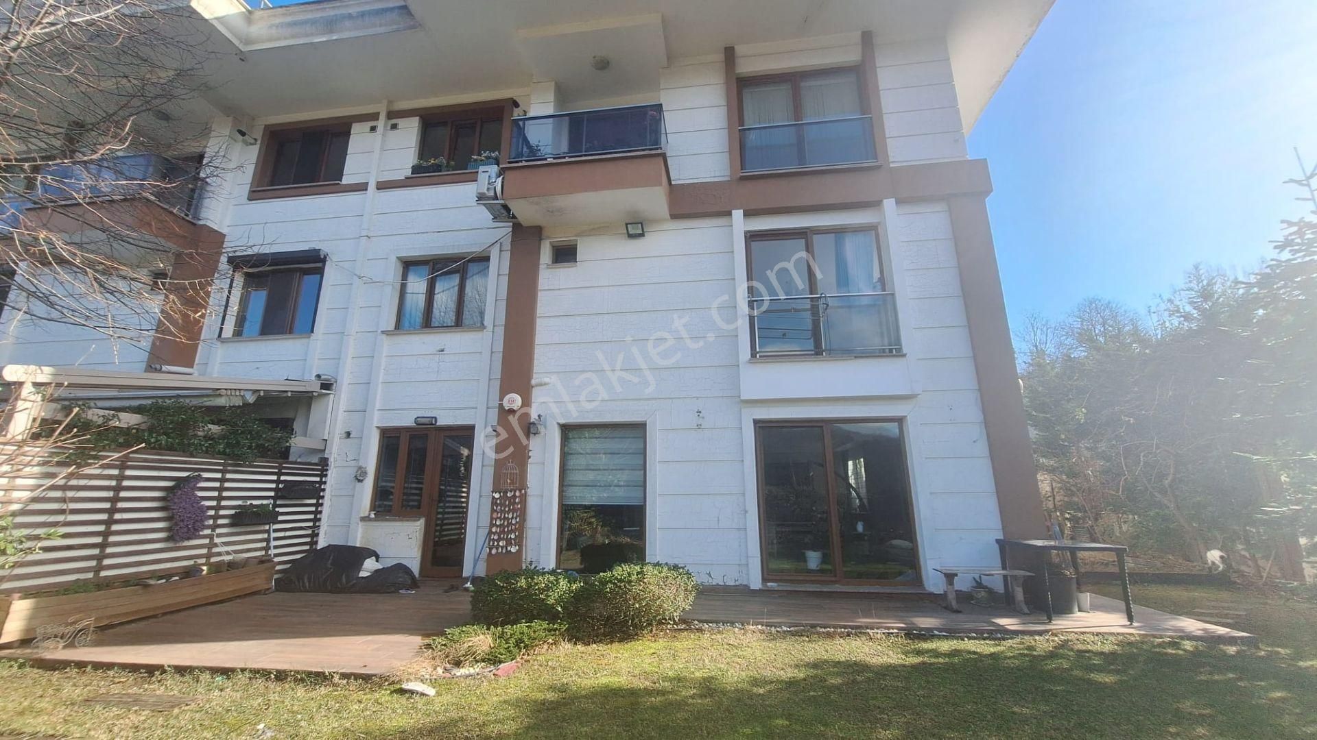 Sarıyer Maden Satılık Daire Ceber,den 3+1 Villa Konforun,da Bahçe Katı Daire